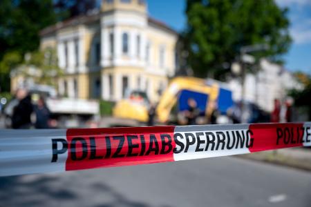 Das Gebiet um die Einsturzstelle ist weiträumig abgesperrt.