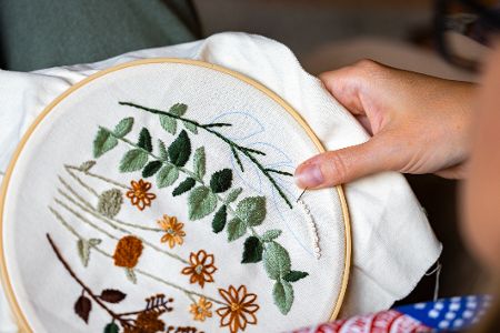 Stickrahmen mit Blumenmuster