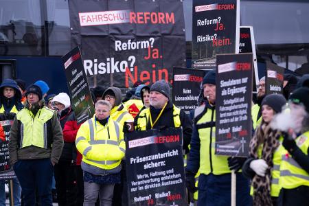 Gegen die Reformpläne gab bereits Proteste von Fahrlehrern. (Archivbild)