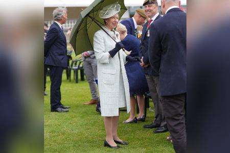 Prinzessin Anne rührt bei Gartenparty mit Queen-Hommage