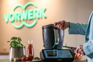 Mit dem Thermomix kann man unter anderem Lebensmittel zerkleinern, vermischen und erhitzen.