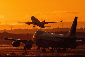 Der Bundestag hat der Senkung der Flugticketsteuer zugestimmt (Archivbild)