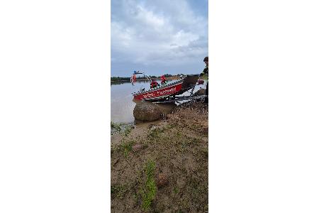 Das Boot wird zu Wasser gelassen.
Foto: S. Eriksen, Gemeindepressesprecher