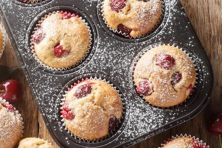 Der Sommer kündigt sich an: Klassische Kirsch-Muffins