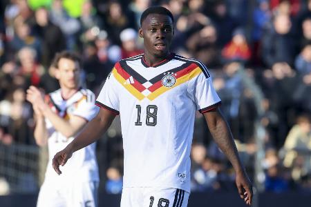 HSV holt Amoako als ersten Neuzugang