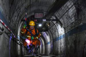 Die Rettungsarbeiten im Zuge von Chinas verheerendstem Minenunglück seit über 16 Jahren sind nach wie vor im Gange.