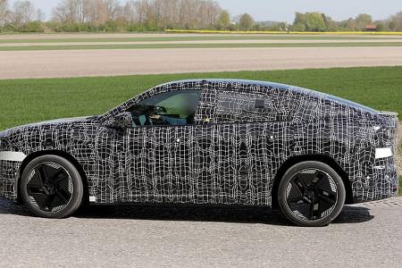 Erlkönig BMW iX4