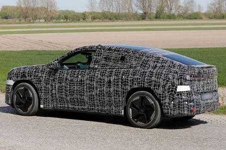 Erlkönig BMW iX4
