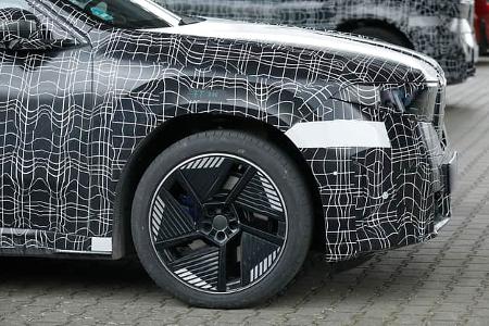 Erlkönig BMW iX4