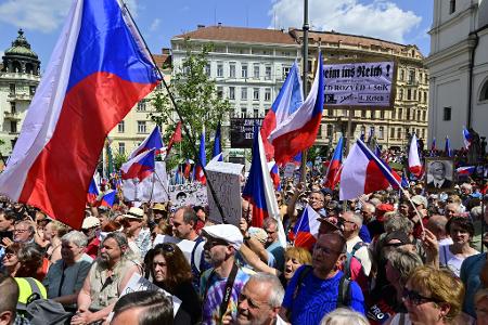 Der Protestmarsch gegen den Sudetendeutschen Tag in Brno (Brünn).