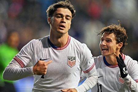 USA mit Reyna, Tillman und Scally bei der WM