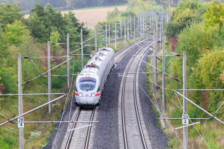 Der Ausfall eines Stellwerks sorgt derzeit für große Probleme im Bahnverkehr zwischen Hamburg und Berlin. (Archivbild)