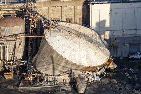 Ein Tank mit mehreren Millionen Litern Flüssigkeit ist in den USA implodiert.