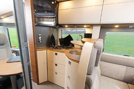 Küche, Carthago Chic C-Line, Wohmobil, Camping