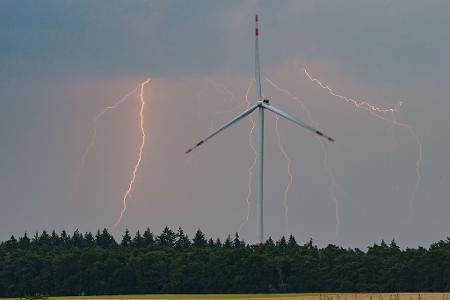 Der Wetterdienst sieht schwere Gewitter aufziehen. (Archivbild)