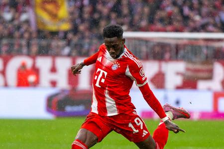 Alphonso Davies (ab 74.) - ohne Bewertung - Verhinderte mit seiner Schnelligkeit auf Anhieb einen gefährlichen Bayer-Konter. Schlug sich auch danach wacker in der Defensive, obwohl er noch einen gefährlichen Freistoß verursachte.