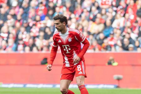 Leon Goretzka (ab 74.) - ohne Bewertung - Fügte sich in die taktische Ordnung und bot in den letzten Minuten wenig an. Zweimal nahm er sich noch die Freiheit, nach vorne durchzustarten. Beim eigenen Versuch hatte er kein Glück, in der Schlussminute leitete er dann aber den Treffer zum 2:0 mit ein.