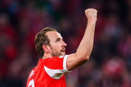 ANGRIFF: Harry Kane - Note: 2,0 - Wurde im gegnerischen Strafraum teilweise hart in die Zange genommen. Hielt allerdings mit Cleverness dagegen und erarbeitete sich so seine Szenen. Hatte keine perfekte Quote im Abschluss, bei seinem Treffer blitzte aber einmal seine unwiderstehliche Qualität auf.