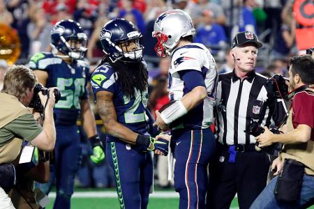 Die 10 größten Draft-Steals der NFL-Geschichte - Beim jährlichen Draft sind die NFL-Teams auf der Suche nach den neuen Superstars. Neben glorreichen Erstrundenpicks gibt es auch immer wieder nicht so hoch gehandelte Spieler, die eine Mega-Karriere hinlegen - allen voran natürlich Football-Legende Tom Brady. Das sind die zehn besten Draft-Steals aller Zeiten: