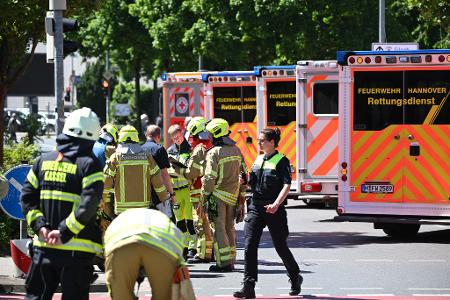 Mehrere Fahrgäste wurden vom Rettungsdienst versorgt.