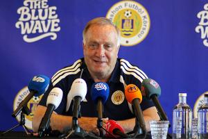 Advocaat traut Curacao Überraschung gegen Deutschland zu