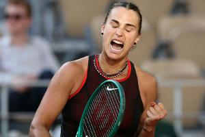 Paris: Sabalenka und Gauff locker in Runde drei