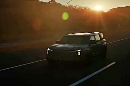 Mitsubihsi Pajero Teaser
