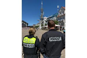 Gemeinsame Streifen sorgen für Sicherheit und Ordnung in der Innenstadt / Quelle: Stadt Aurich