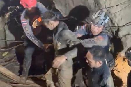 Große Erleichterung in Laos: Der erste der fünf Eingeschlossenen ist in Sicherheit.