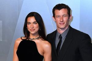 Dua Lipa und Callum Turner sollen schon Anfang Juni heiraten