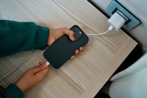 Schadet Schnellladen Deinen Handy-Akku? Ein Test schafft Klarheit!