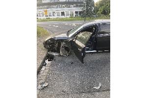 Der beschädigte Audi an der zweiten Unfallstelle in Neu-Isenburg (Offenbacher Straße / Martin-Behaim-Straße).