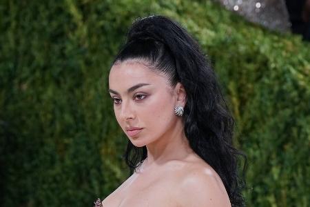 Charli xcx kündigt neues Album 