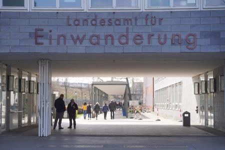 In Berlin wurden laut Mediendienst Integration im vergangenen Jahr rund 36.100 Anträge auf Einbürgerung gestellt. (Symbolbild)