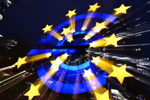 Die EZB will die internationale Rolle des Euro an den Finanzmärkten stärken.