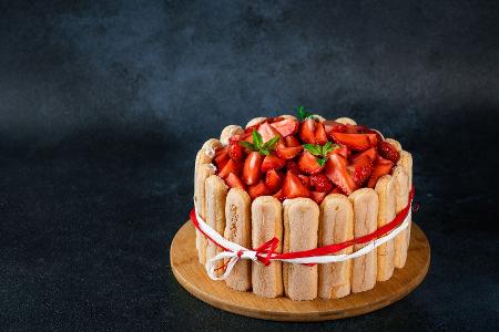 Veganes Erdbeer-Tiramisu mit Cashew-Mascarpone