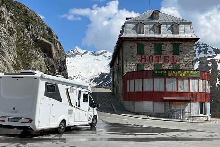 Leser auf Tour Furkapass