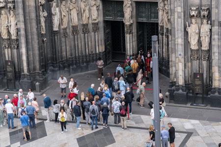 Für den Eintritt brauchen Dom-Besucher künftig Tickets.