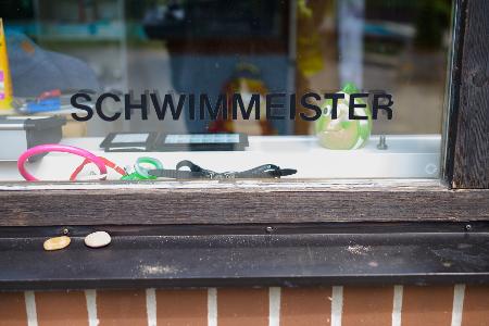 Der Bundesverband Deutscher Schwimmmeister fordert schärfere Regeln für Kinder und Jugendliche, die nicht gut schwimmen können. (Symbolbild)