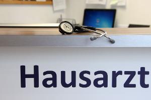 Der Hausärztinnen- und Hausärzteverband plant eine Protestkampagne. (Archivbild)