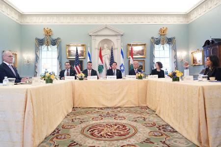 Israel und der Libanon haben sich bei Gesprächen in Washington auf eine Umsetzung der Waffenruhe geeinigt. 