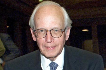 Der Historiker Ernst Nolte löste 1986 mit einem Artikel in der FAZ den deutschen Historikerstreit aus. Er starb 2016. (Archivbild)