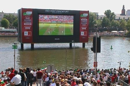 Als ein Ruck durchs Land ging: Das Phänomen Public Viewing