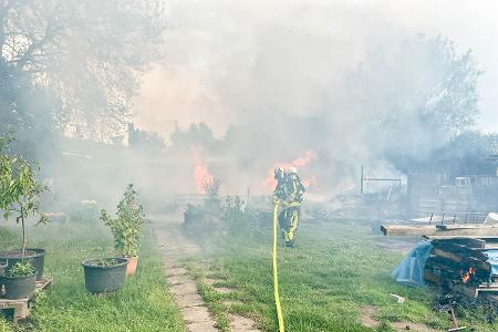 Brand einer Gartenlaube