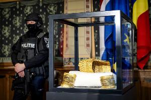 Die Diebe stahlen auch diesen Goldhelm. (Archivbild)