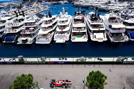 Monaco-Training: Leclerc fährt an Hafen und Yachten vorbei