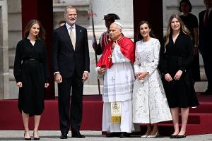 Leonor und Sofía: Schuh-Trick beim Papst-Empfang