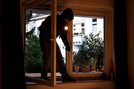 Symbolbild: Die Polizei ermittelt nach einem Einbruchdiebstahl.