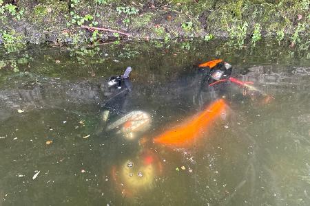 Motorroller im Affolderner See