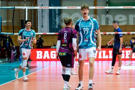 Barock Volleys verstärken sich mit Mittelblocker Lipscomb